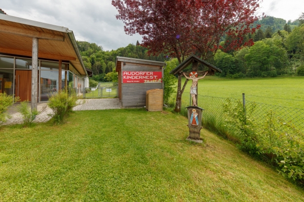 mg-3779-hdr-2audorfer-kindernest-kindergarten-kinderhort-kopie4E679CC4-13FC-D890-FFCA-EF1F808E846D.jpg